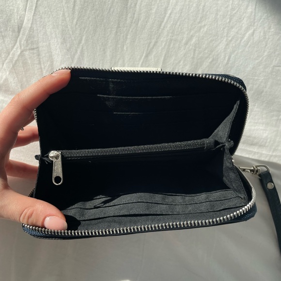 Wallet - Picture 3 of 3